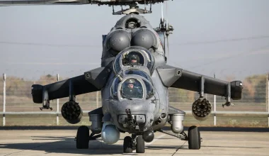 Βίντεο: H στιγμή που ρωσικό ελικόπτερο Mi-35 καταρρίπτεται από ουκρανικό σύστημα αεράμυνας MANPADS