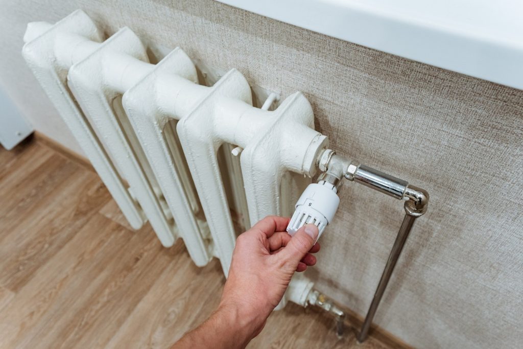 Eurostat: Το 19% των Ελλήνων δυσκολεύεται να ζεστάνει το σπίτι του!