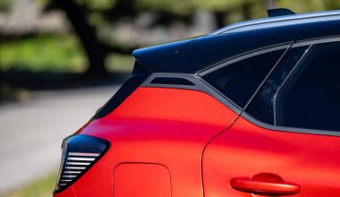 Φουλ υβριδικό SUV με 160 PS, αυτονομία 1.000 km και 28 ADAS κάτω από €25.500