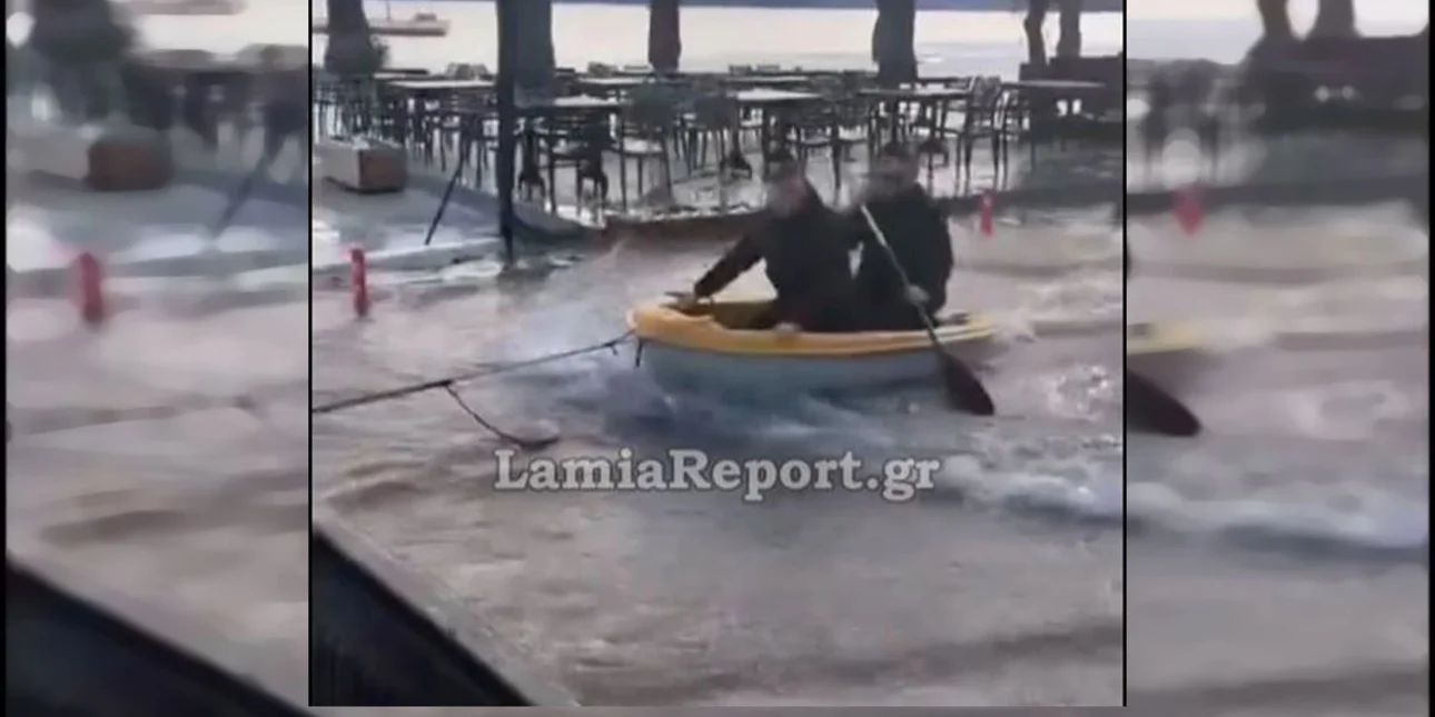 Κακοκαιρία: Κάτοικοι της Γλύφας στη Φθιώτιδα βγήκαν στον δρόμο με… φουσκωτή βάρκα! – Δείτε βίντεο