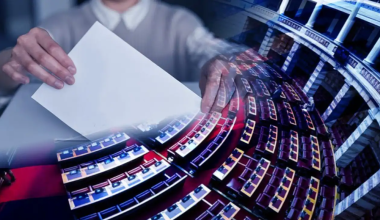 Δημοσκόπηση Αlco: Στις 13 μονάδες η διαφορά ΝΔ και ΠΑΣΟΚ – Από που παίρνουνν ψήφους Μ.Καρυστιανού και Α.Τσίπρας