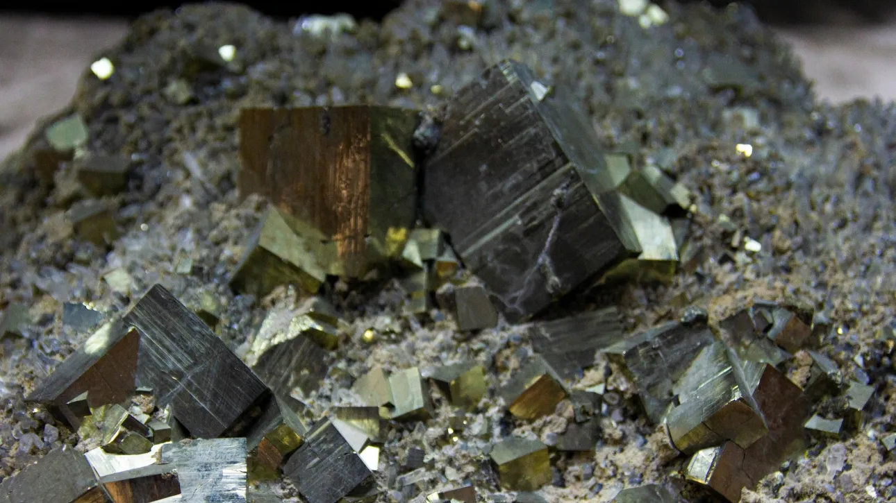 Ιαπωνία: Ανακαλύφθηκαν σπάνιες γαίες σε βάθος 6.000 μέτρων στον ωκεανό!