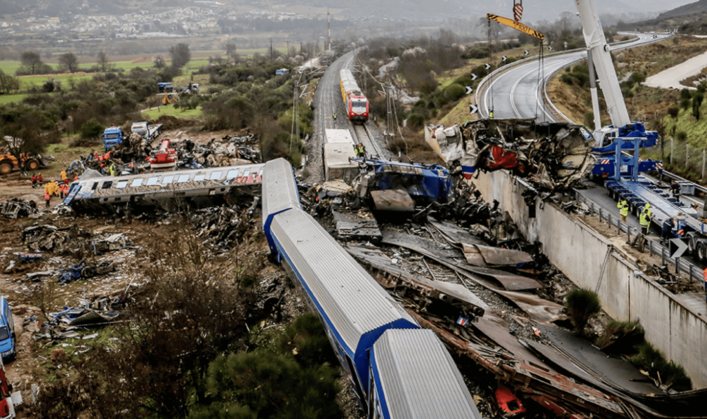«Καταπέλτης» το πόρισμα του ΕΟΔΑΣΑΑΜ για τα Τέμπη: «Τα καθίσματα δεν πληρούσαν τις προδιαγραφές πυραντοχής»