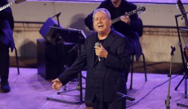 Μ.Μητσιάς: «Φέτος θα είναι η τελευταία φορά που θα τραγουδήσω – Δεν θέλω να με λυπάται ο κόσμος» (βίντεο)