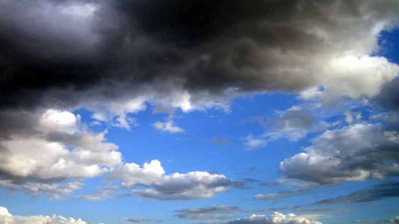 Καιρός: Mικρή άνοδος της θερμοκρασίας αύριο – Τοπικές βροχές και καταιγίδες σε αρκετές περιοχές της χώρας