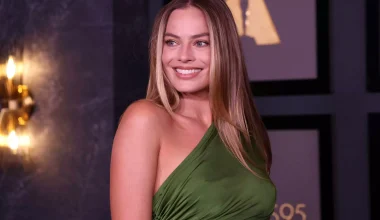 Η εντυπωσιακή εμφάνιση της Μ.Ρόμπι στην πρεμιέρα της νέας της ταινίας που «έκλεψε» τις εντυπώσεις (βίντεο – φωτο)