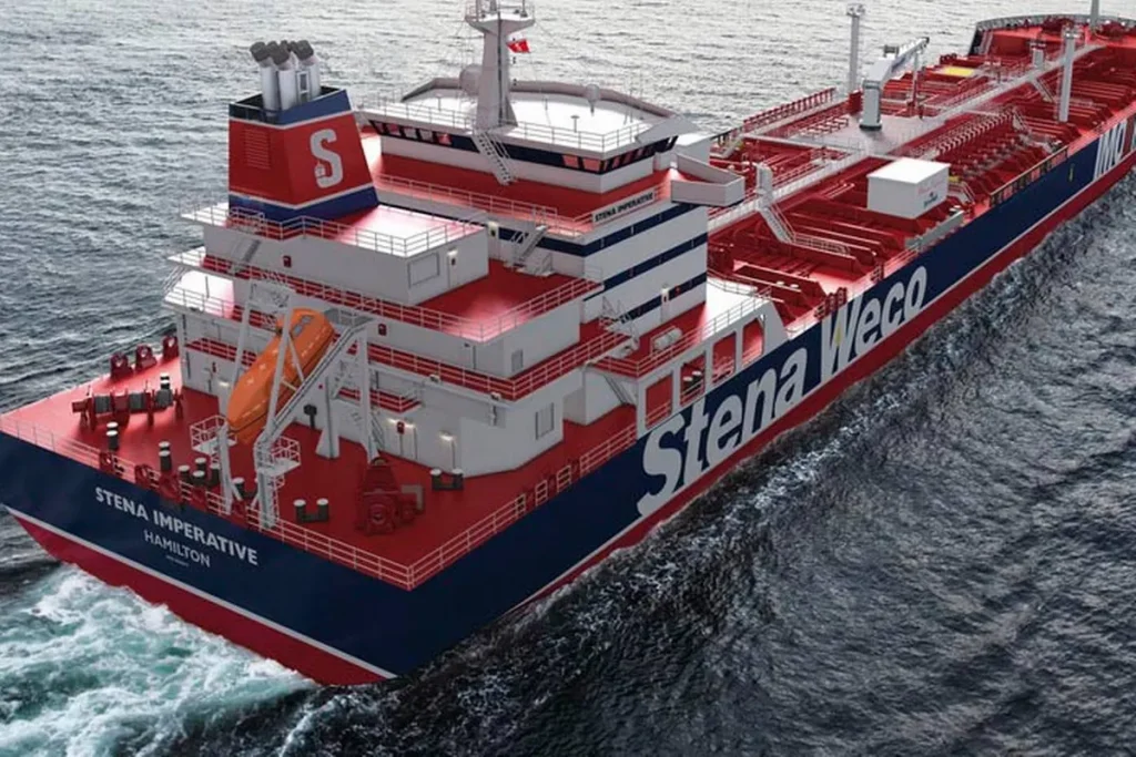 Στενά του Ορμούζ: Πολεμικά σκάφη των Φρουρών της Επανάστασης καταδίωξαν  αμερικανικό τάνκερ!