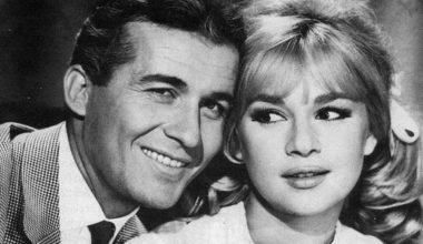 Στο «φως» η ταυτότητα της Α.Βουγιουκλάκη, το απολυτήριο του Δ.Παπαμιχαήλ και το διαβατήριο του Β.Αυλωνίτη (φωτο)