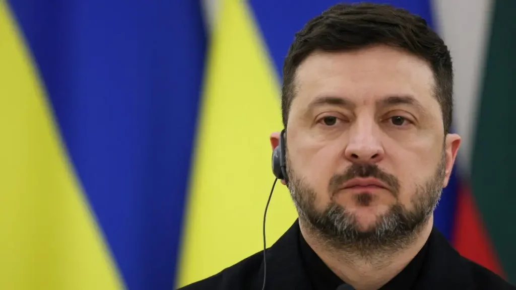 Β.Ζελένσκι: «Αν οι ΗΠΑ και η Ευρώπη δεν μπορούν να σταματήσουν τα ρωσικά πλήγματα πώς θα εγγυηθούν την ειρήνη;»