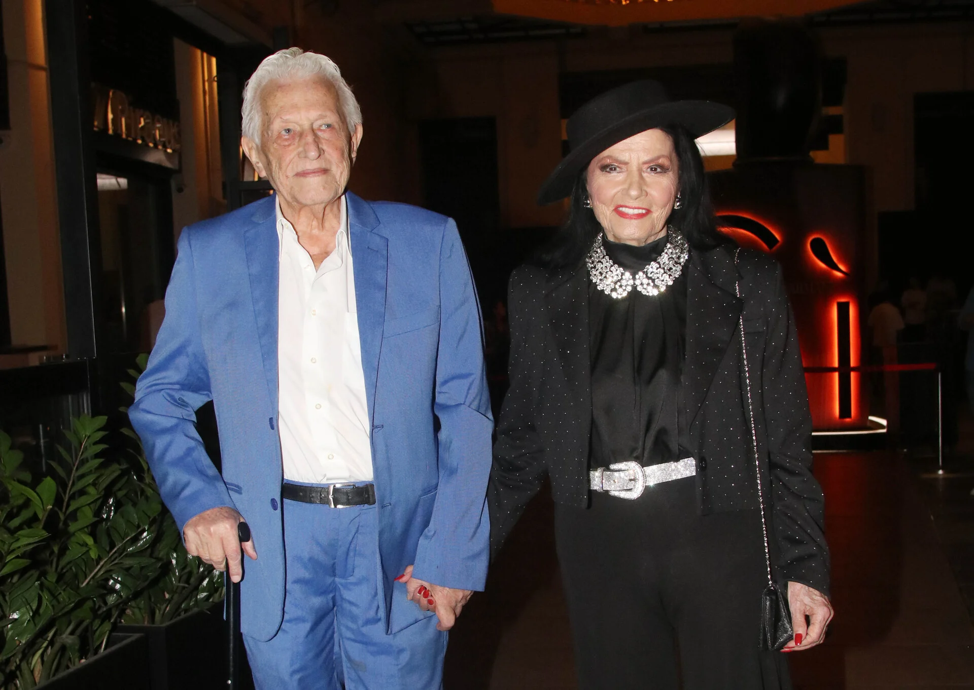 Ζ.Σαπουντζάκη: Δεν παρευρέθηκε στην κηδεία του συντρόφου της Πύρρου Αναγνωστόπουλου