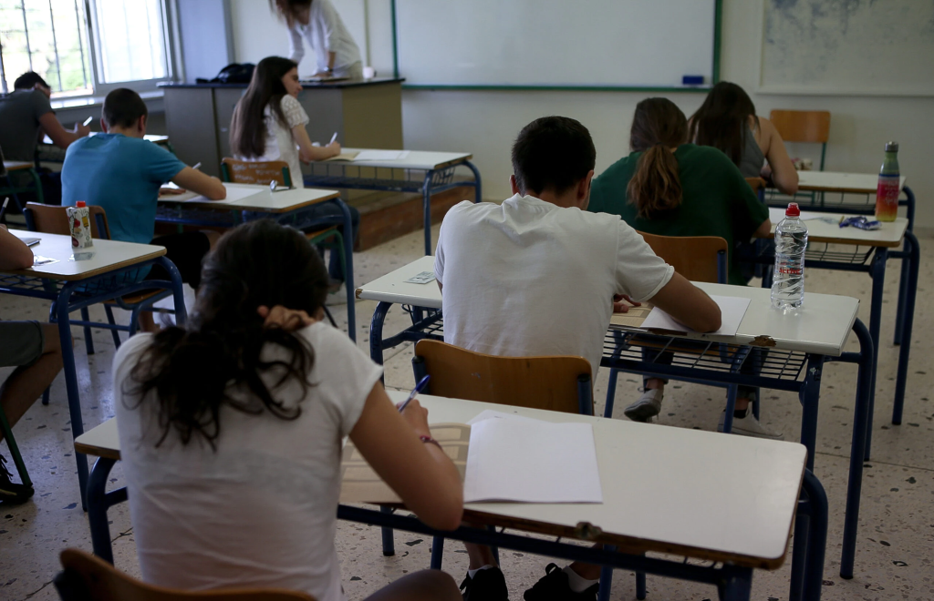 Όσα πρέπει να ξέρετε για το Εθνικό Απολυτήριο: Τι αλλάζει και τι ισχύει για τις Πανελλαδικές εξετάσεις