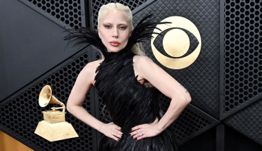 Το «ευχαριστώ» της Lady Gaga στους «Μοnsters» για τα βραβεία που κέρδισε στα Grammy (φώτο)