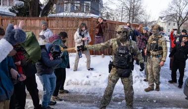 Ο Ν.Τραμπ αποσύρει σχεδόν το 30% των πρακτόρων της ICE από την Μινεσότα