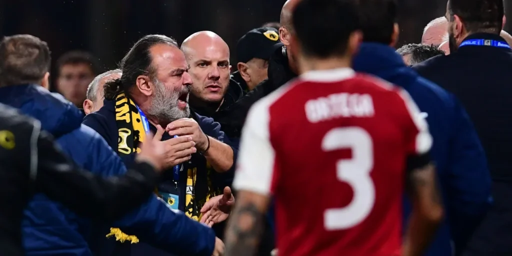 Πειθαρχική δίωξη στην ΠΑΕ ΑΕΚ και στον Μάριο Ηλιόπουλο για όσα έγιναν στο ντέρμπι με τον Ολυμπιακό