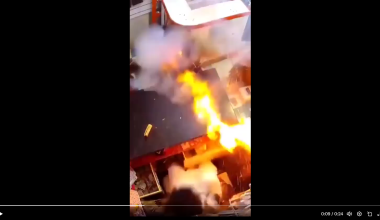 Ινδία: Άντρας δάγκωνε το κινητό του και εξερράγη… στο στόμα του (βίντεο)