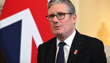 Έντονη φημολογία για παραίτηση Κιρ Στάρμερ λόγω σχέσης Μάντελσον-Έπσταϊν