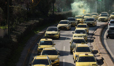 Χωρίς ταξί για δεύτερο 24ωρο η Αττική – «Χειρόφρενο» και στη Θεσσαλονίκη