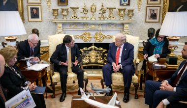 Ν.Τραμπ μετά τη συνάντηση με Γ.Πέτρο: «Συνεννοηθήκαμε πολύ καλά για την καταπολέμηση των ναρκωτικών» (βίντεο)