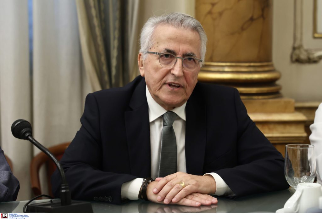 «Δεν έχω να κρύψω τίποτα»: Οι πρώτες δηλώσεις του προέδρου της ΓΣΕΕ μετά τη δέσμευση των λογαριασμών του