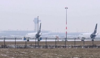 Σφοδρή κακοκαιρία πλήττει τη βορειοανατολική Γερμανία: Kλειστό το αεροδρόμιο στο Βερολίνο λόγω παγετού