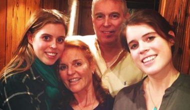 Μετά την αποφυλάκιση του Τ.Επστάιν η γυναίκα με τις κόρες του πρίγκιπα Άντριου τον συνάντησαν