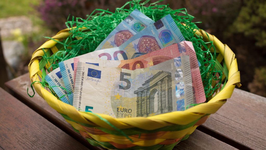 Δείτε πότε θα καταβληθεί το Δώρο Πάσχα – Πώς να το υπολογίσετε