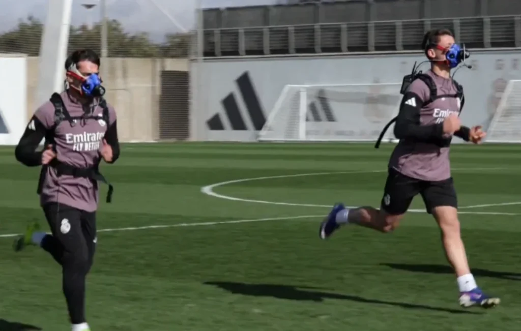 Ρεάλ Μαδρίτης: Αυτός είναι ο λόγος που στις προπονήσεις οι παίκτες φορούν… μάσκες υψομέτρου! (βίντεο)