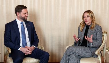 Συνάντηση Μελόνι με Βανς στο Μιλάνο στο πλαίσιο της  έναρξης των χειμερινών Ολυμπιακών  Αγώνων