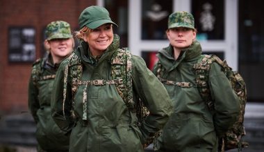 Ολλανδία: Βίντεο από την εκπαίδευση της βασίλισσας Μάξιμα για να ενταχθεί ως έφεδρος στις ένοπλες δυνάμεις