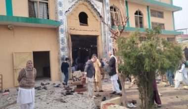 Ισλαμαμπάντ: Ισχυρή έκρηξη σε τέμενος – Αναφορές για πολλούς νεκρούς (βίντεο)