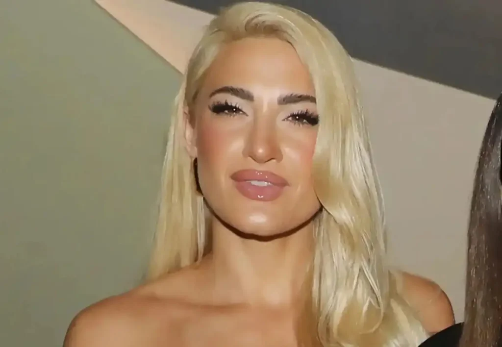 Φόρεσαν μαντίλα και κάλυψαν όλο το σώμα της Ι.Τούνη για να της επιτρέψουν να κινείται στην Σαουδική Αραβία!