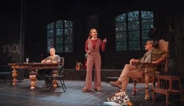 Αστυνομικοί «εισέβαλαν» στο θέατρο Αθηνών στην παράσταση «Cancel»: Τι συνέβη