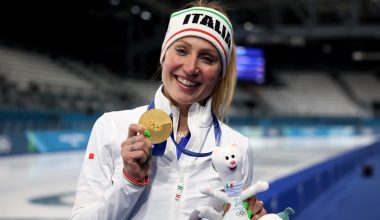 Χειμερινοί Ολυμπιακοί Αγώνες: Η ανιψιά της Τζίνα Λολομπρίτζιτα πήρε το πρώτο μετάλλιο της Ιταλίας (βίντεο)