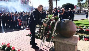 Σε κλίμα συγκίνησης τελέστηκε το ετήσιο μνημόσυνο για τα θύματα της Θύρας 7 (φώτο)