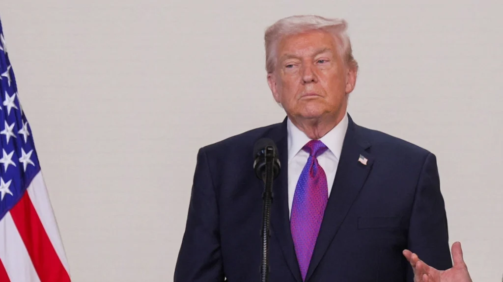 Ν.Τραμπ για το βίντεο που παρουσιάζει το ζεύγος Ομπάμα ως πιθήκους: «Πρόκειται για λάθος υπαλλήλου»