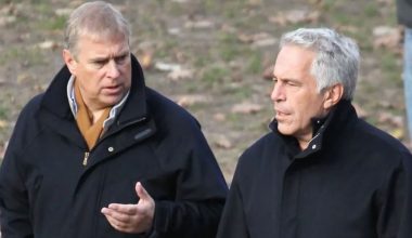 Νέες αποκαλύψεις για την σχέση Άντριου-Έπσταϊν: Έφερναν στο Μπάκιγχαμ μοντέλα όταν έλειπε η Ελισάβετ