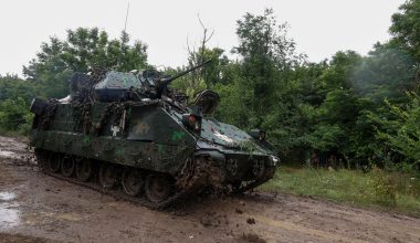 Αμερικανικό M2 Bradley των Ουκρανών εξαϋλώθηκε από ρωσικά FPV (βίντεο)