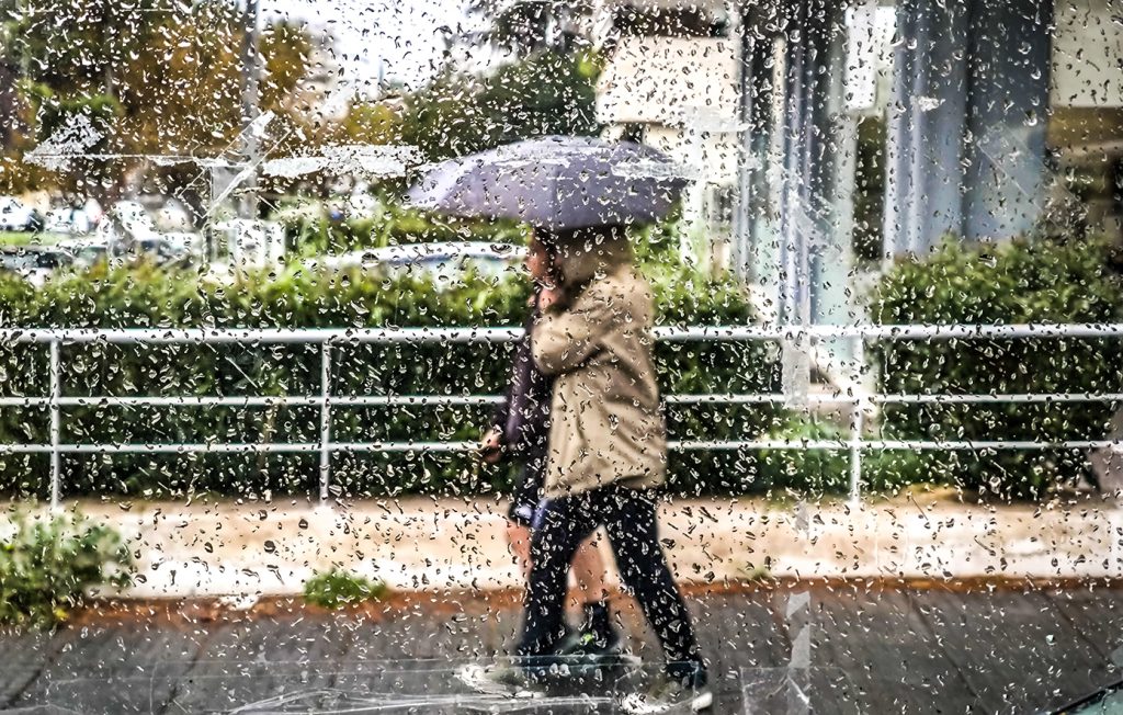 Άστατος ο καιρός τις επόμενες μέρες με βροχές και πτώση της θερμοκρασίας: Ποιες περιοχές θα επηρεαστούν