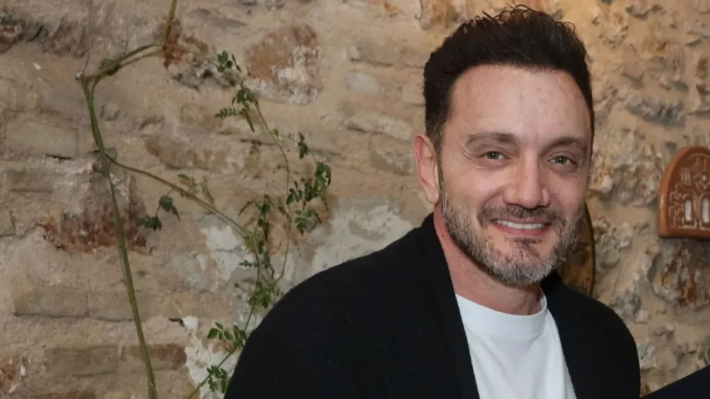 Χ.Μενιδιάτης για τον πατέρα του: «Με προέτρεπε να μην τραγουδάω δικά του κομμάτια»