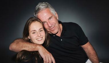 Η τελευταία σύντροφος του Τζ.Επστάιν λέει ότι η αλήθεια είναι πολύ πιο  σκοτεινή από ότι νομίζουν οι περισσότεροι