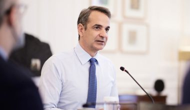 Κ.Μητσοτάκης: «Θέλουμε άρση μονιμότητας και ιδιωτικά ΑΕΙ – Να μας στηρίξουν τα κόμματα»