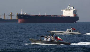 Έκτακτη οδηγία ΗΠΑ σε πλοία: Μείνετε μακριά από τα ιρανικά χωρικά ύδατα