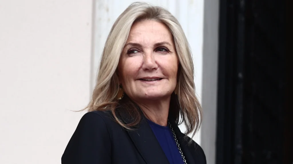 Εξιτήριο πήρε η Μαρέβα Γκραμπόφσκι Μητσοτάκη από το ΚΑΤ μετά το χειρουργείο στα δύο χέρια