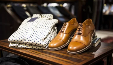 Κομισιόν: Σχεδιάζει να απαγορεύσει σε εταιρείες να καταστρέφουν απούλητα ρούχα και υποδήματα