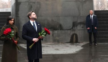 Τζέι Ντι Βανς: Ο πρώτος  Αμερικανός κυβερνητικός επίσημος που επισκέφθηκε το μουσείο της Γενοκτονίας των Αρμενίων