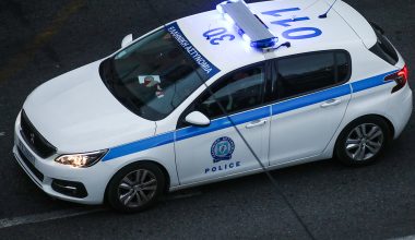 Βίντεο ντοκουμέντο από την κλοπή μηχανής στη Θεσσαλονίκη: «Όλα καλά θεία – Άντε φιλάκια!»