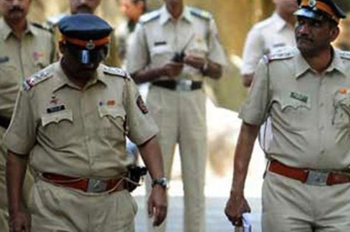 Η ινδική αστυνομία ανακάλυψε απάτη με πτυχία: 100.000 πήραν πλαστά και δουλεύουν ως γιατροί και μηχανικοί