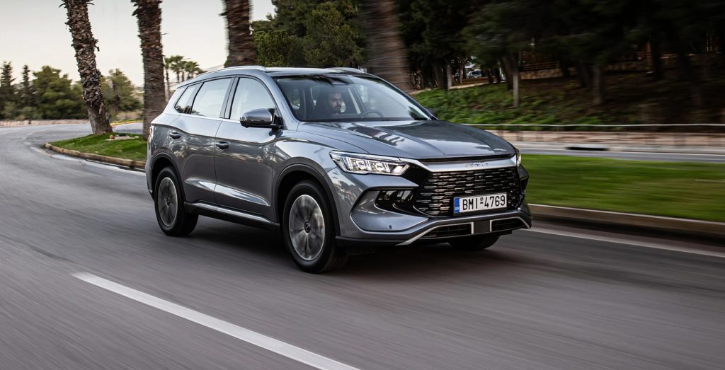 Πρώτη επαφή με το νέο BYD Sealion 5 DM-i