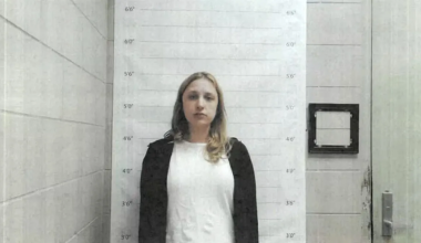 ΗΠΑ: Συνελήφθη 29χρονη καθηγήτρια σε λύκειο Θηλέων στη Λουϊζιάνα που έκανε σεξ με μαθήτριά της (φώτο)