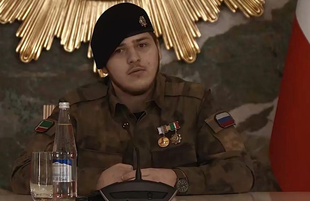 Ο γιος του Ρ.Καντίροφ έχασε τον σπλήνα του και κινδυνεύει με τύφλωση από το ένα μάτι μετά το τροχαίο ατύχημα